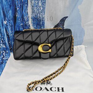 Luxury Quilted Black Shoulder Bag with Gold Chain